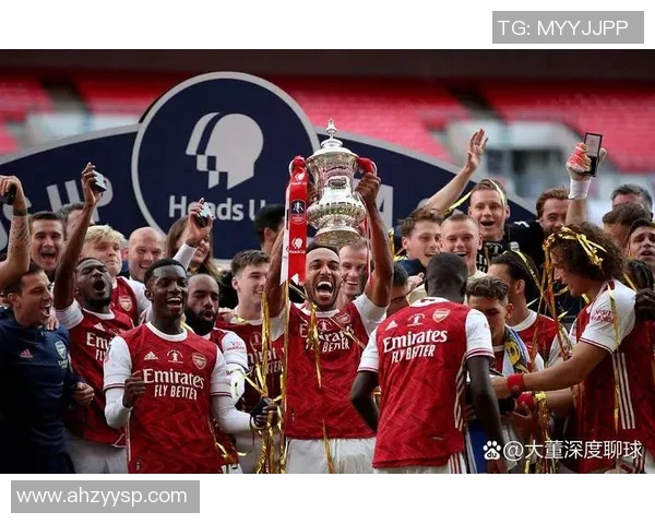 曼联与阿森纳经典对决回顾球迷心中的永恒对抗传奇 曼联与阿森纳经典对决回顾球迷心中的永恒对抗传奇